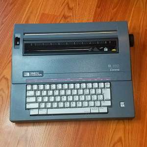 SMITH CORONA Portable Electronic SL480 Typewriter